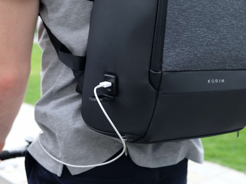 Водостойкий антикражный рюкзак FlexPackPro для ноутбука 15.6